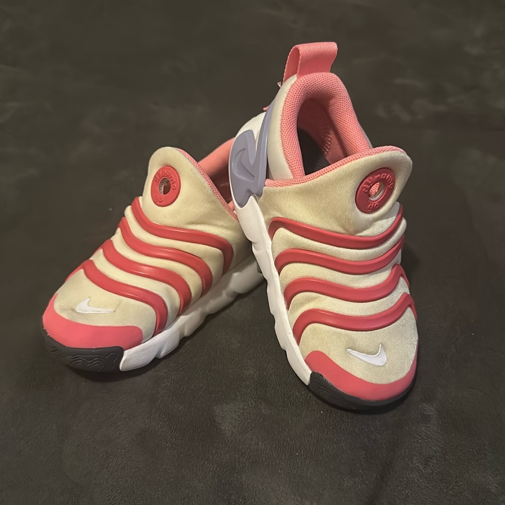 Nike Dynamo Go 2 Easy On Slip-On Sneaker Kids SZ  7.5C Coconut Milk Sea Coral